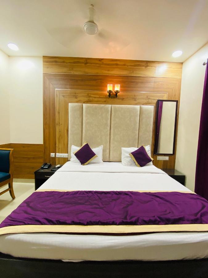 Hotel Pradeep Palace Gorakhpur Esterno foto