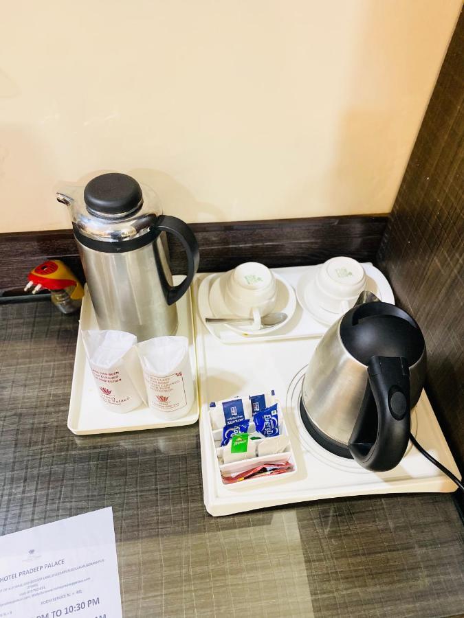 Hotel Pradeep Palace Gorakhpur Esterno foto