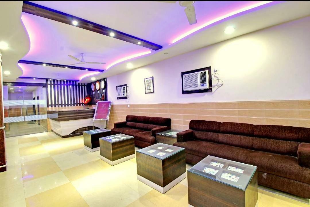 Hotel Pradeep Palace Gorakhpur Esterno foto